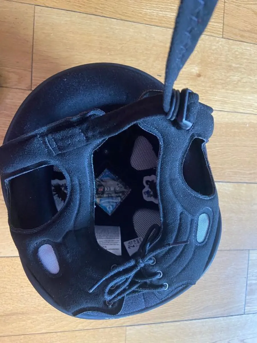 Horseriding helmet, horseriding back brace - Image 1