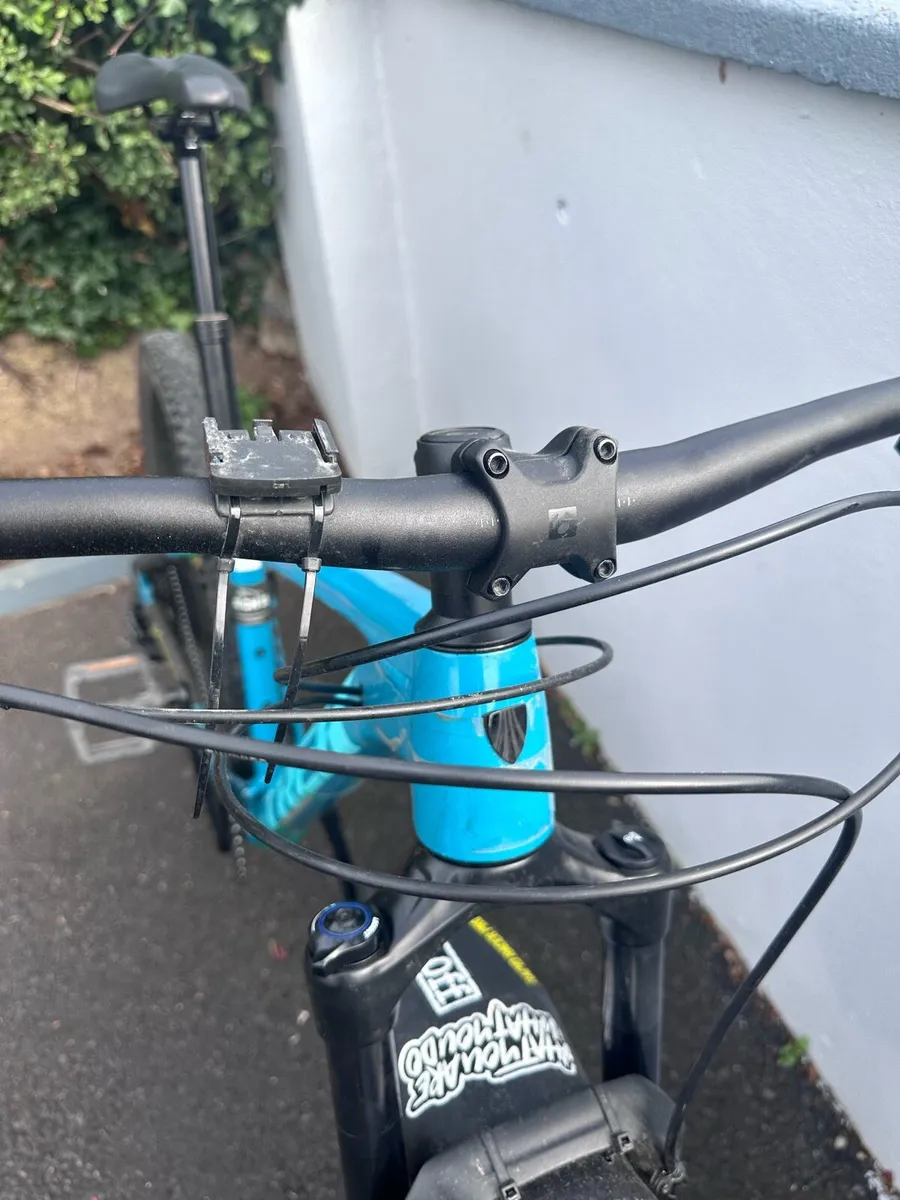 Trek Roscoe 7 Plus Tyre Mountain Bike - Image 3
