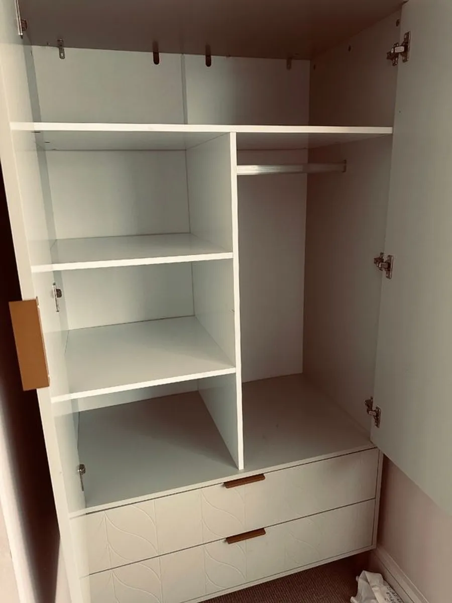 Beautiful Wardrobe AND 2 matching bedside cabinets LIKE NEW - Image 3