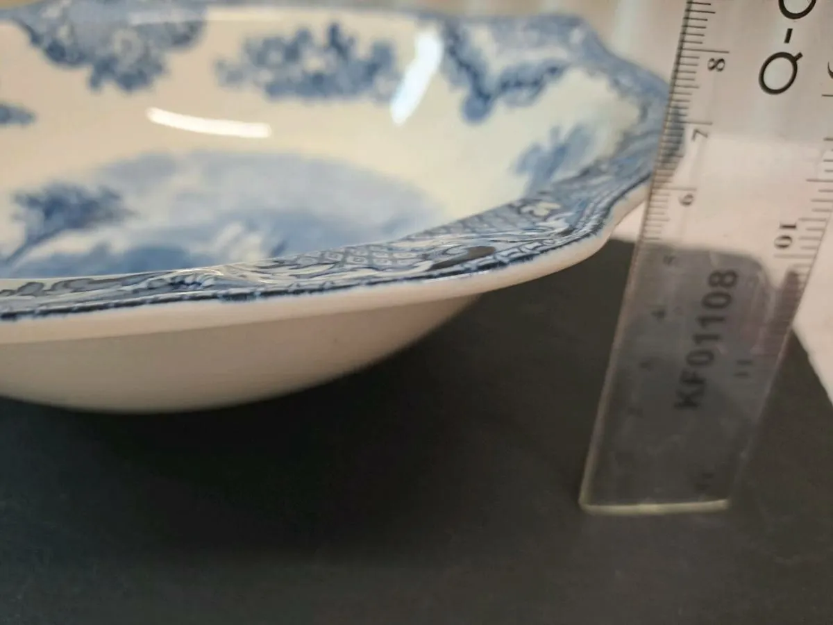 Johnson Brothers Bolsover Castle serving bowl - Image 4