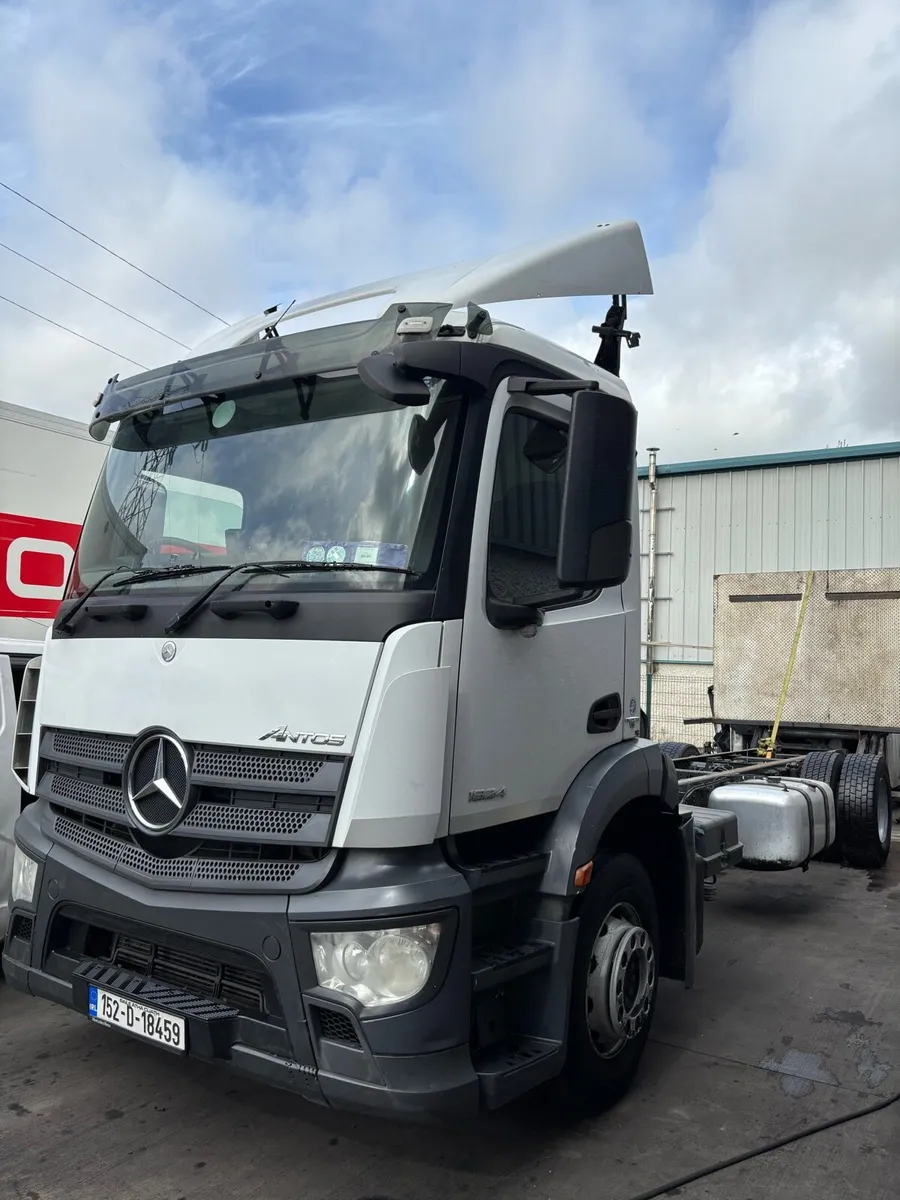 Mercedes Antus 1824 - Image 2
