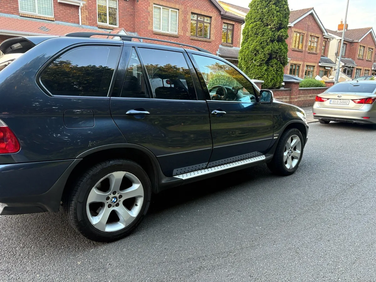 BMW X5 E53 Commercial - Image 2