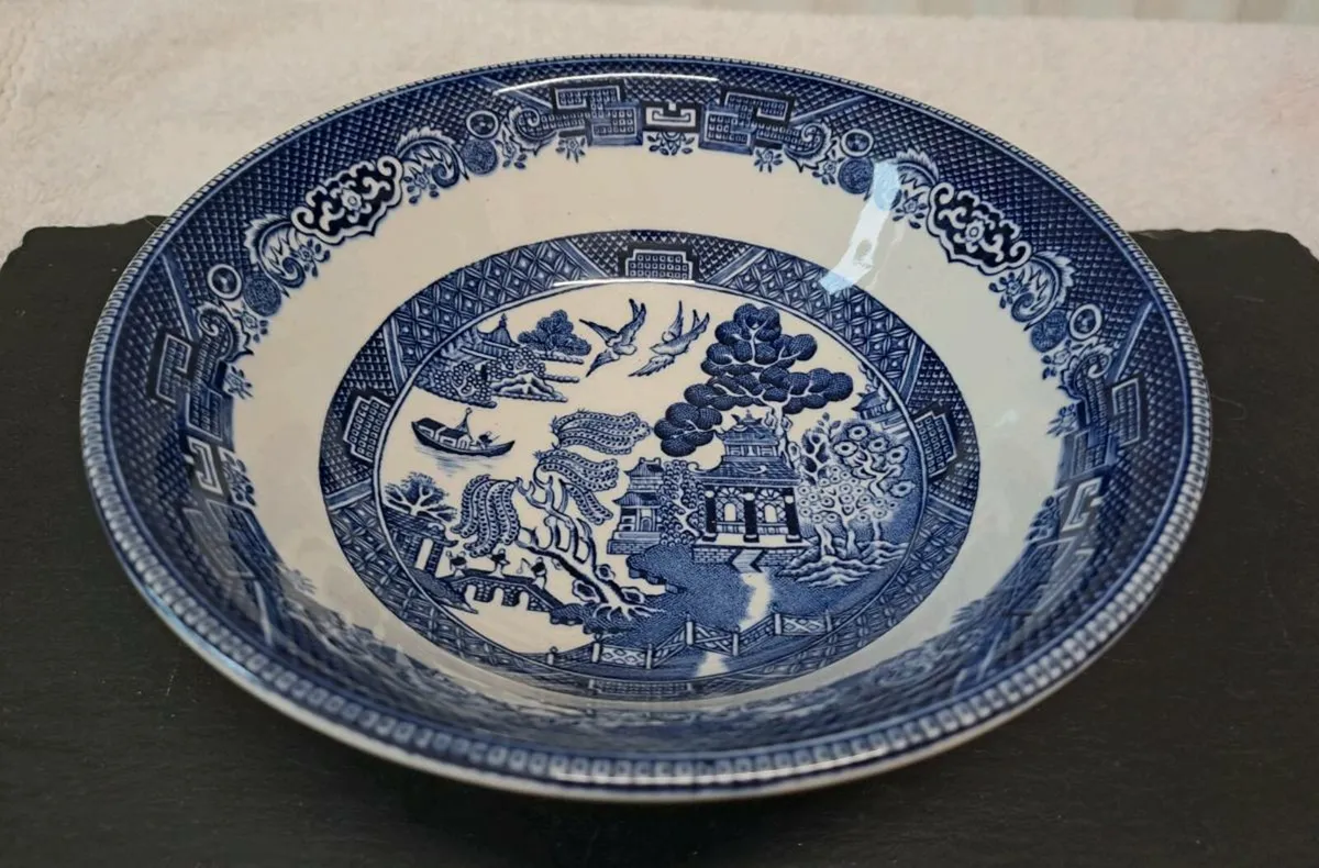 Johnson Brothers cereal bowl Blue Willow - Image 1