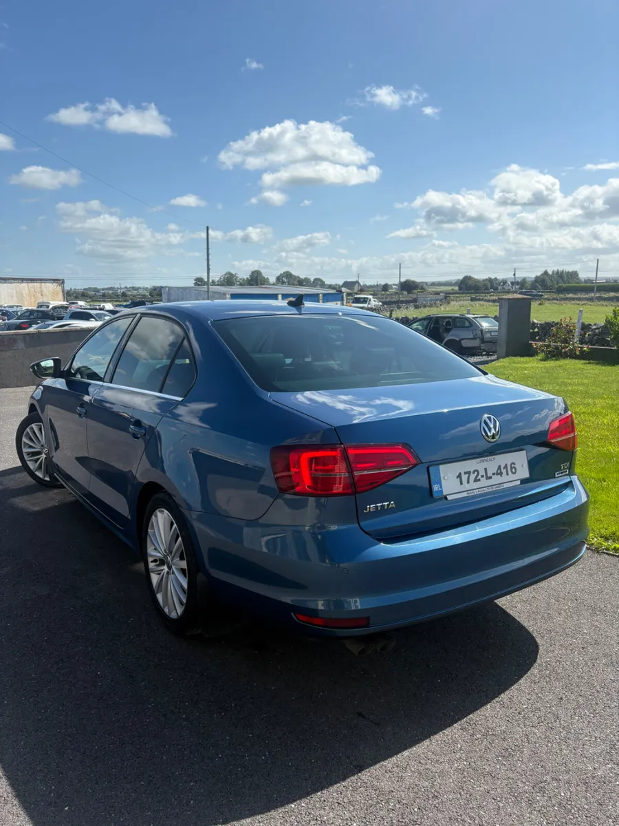 Volkswagen Jetta 2017 - Image 3
