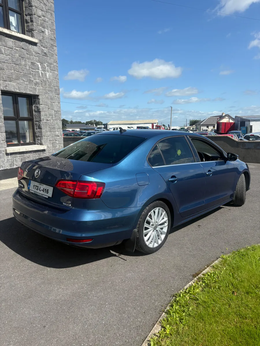 Volkswagen Jetta 2017 - Image 4