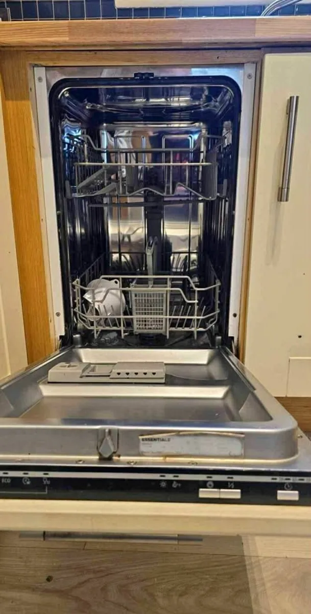 Small dishwasher, built-in style