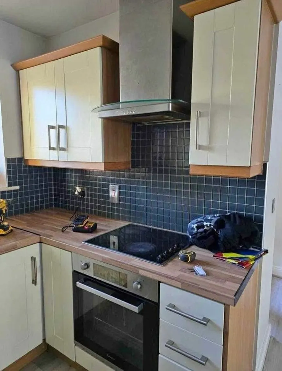 Fitted kitchen cabinets - Image 1