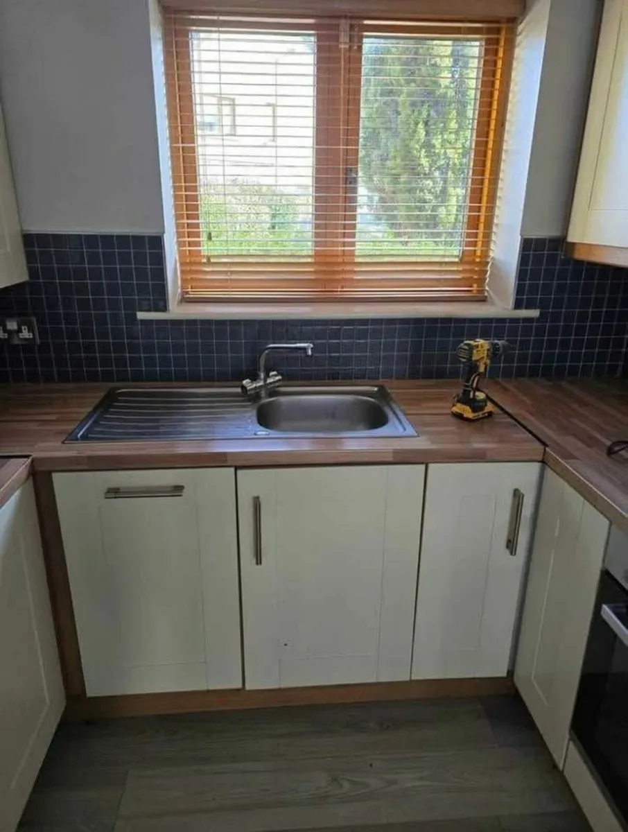 Fitted kitchen cabinets - Image 2