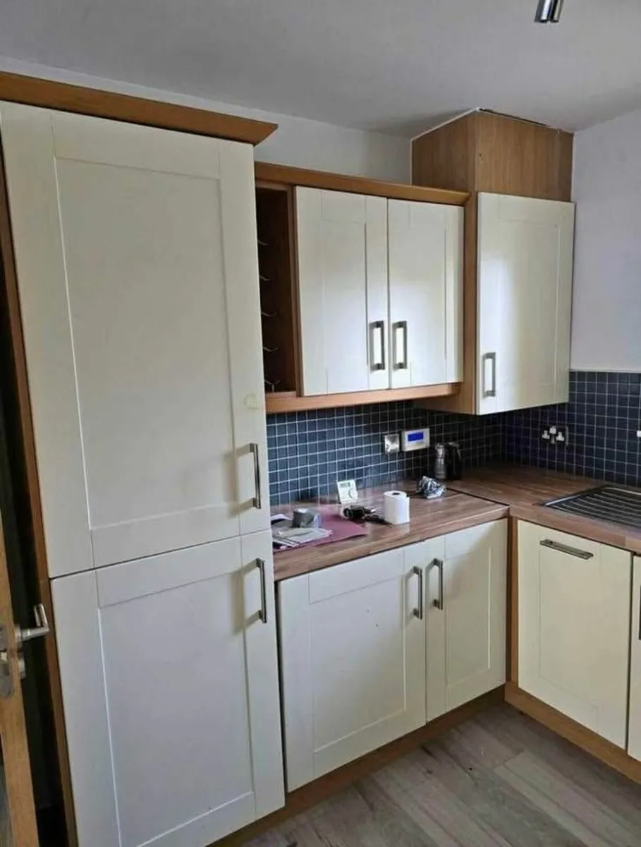 Fitted kitchen cabinets - Image 3