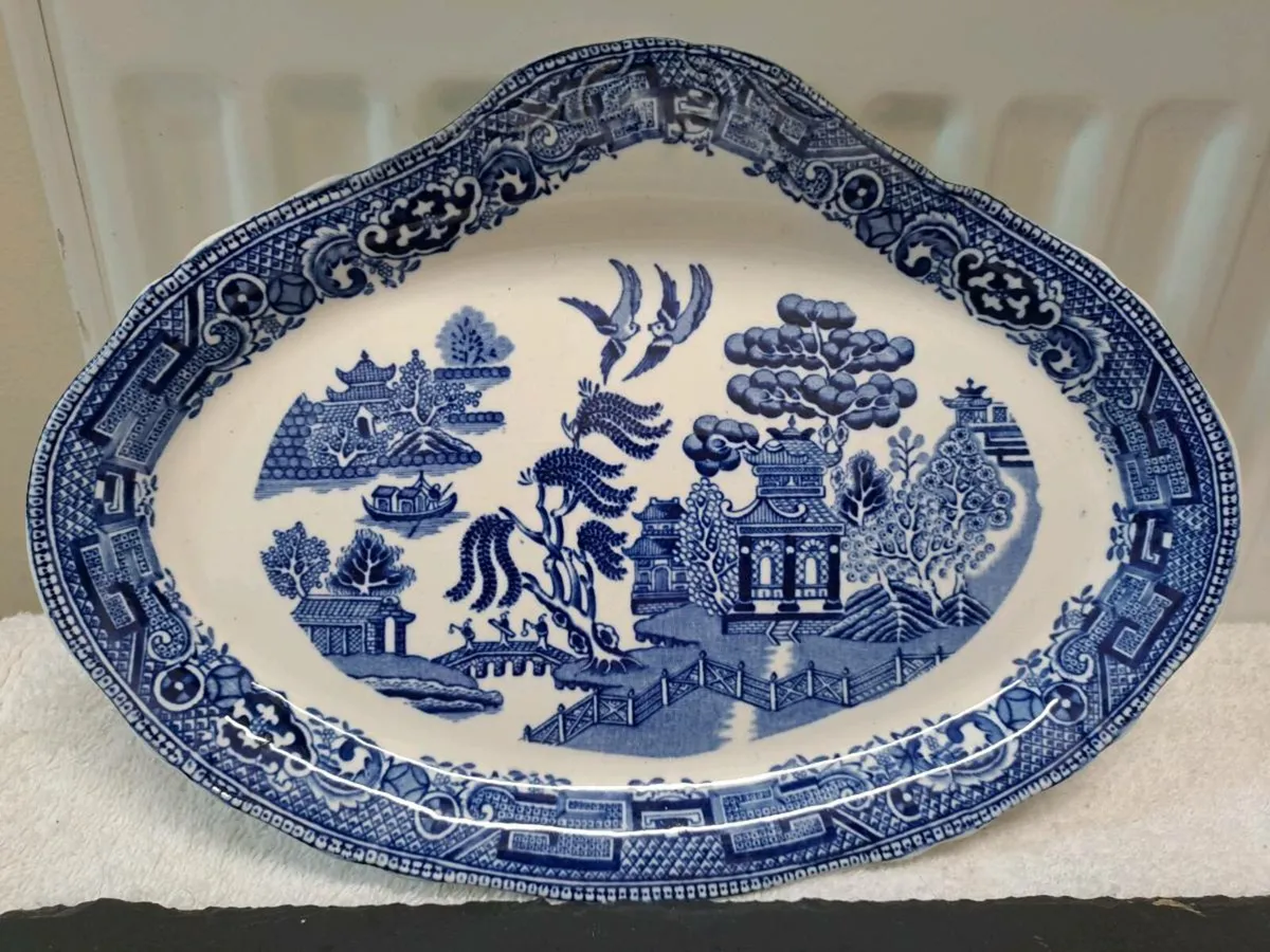 Oval old willow blue and white platter - Image 1