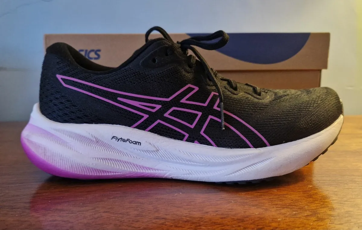 Asics Women Runners - Image 1