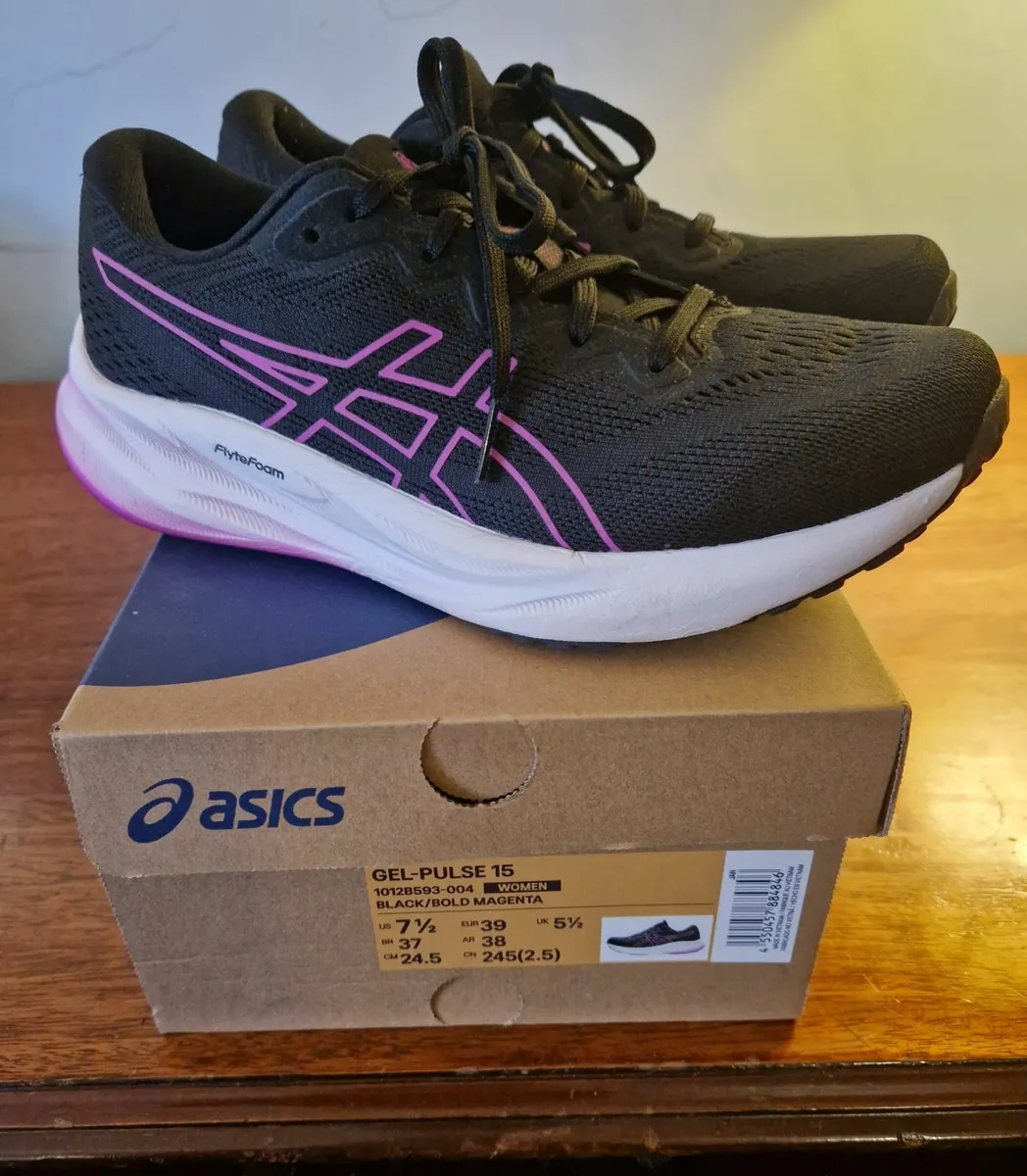 Asics Women Runners - Image 2