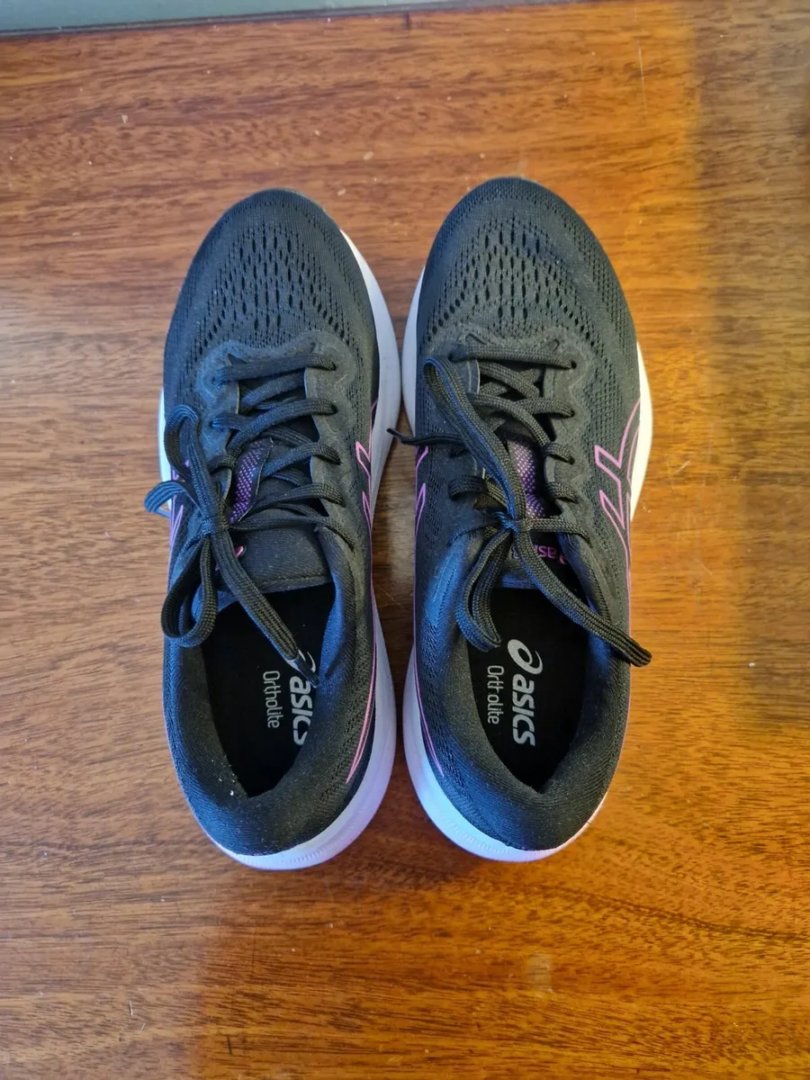 Asics Women Runners - Image 4