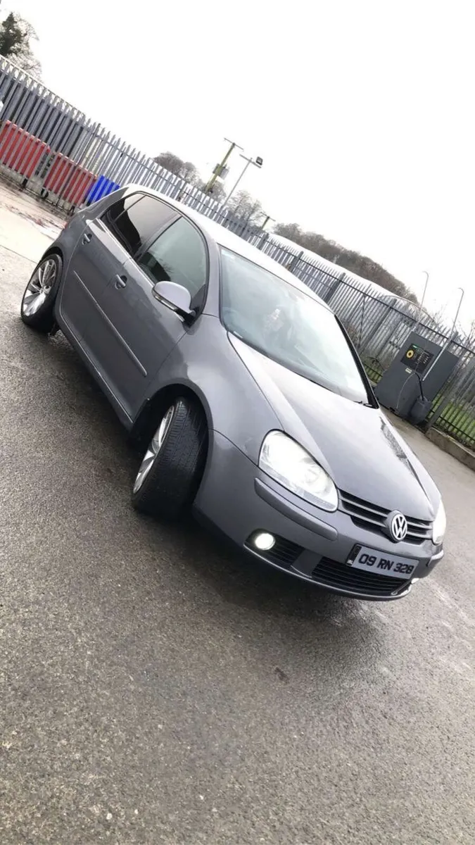 Volkswagen Golf 2009 - Image 2