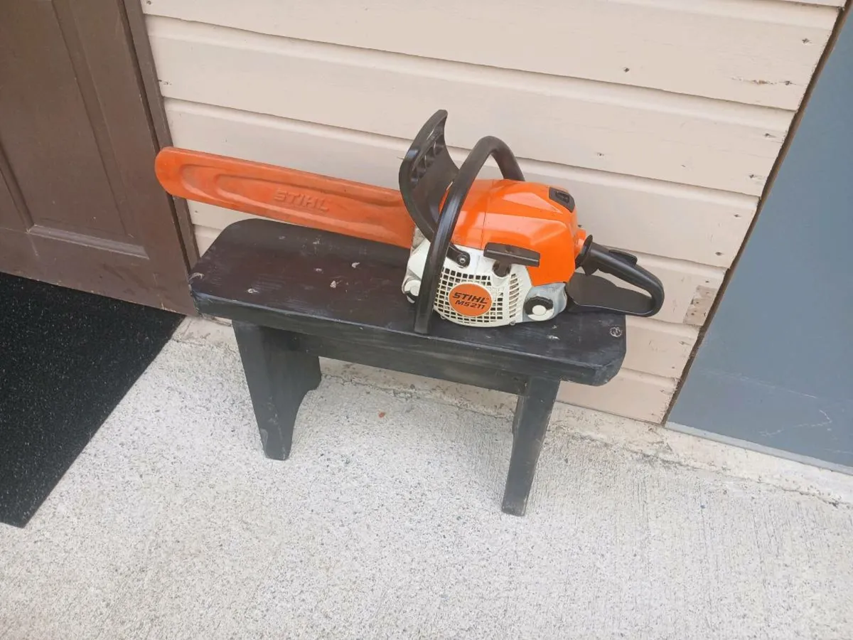 Stihl MS211 chainsaw in very good condition. - Image 1