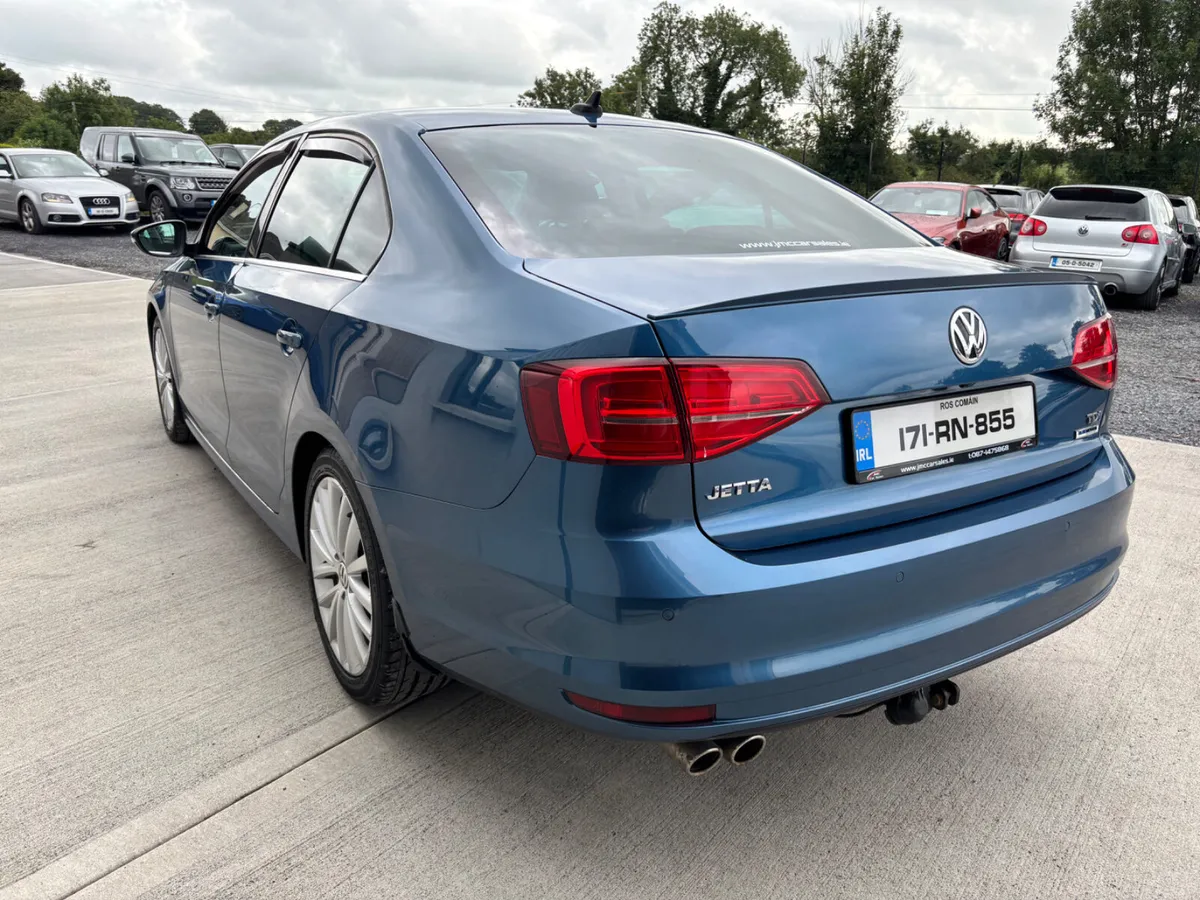 STUNNING 2017 VOLKSWAGEN JETTA 2.0L DSG HIGHLINE - Image 4