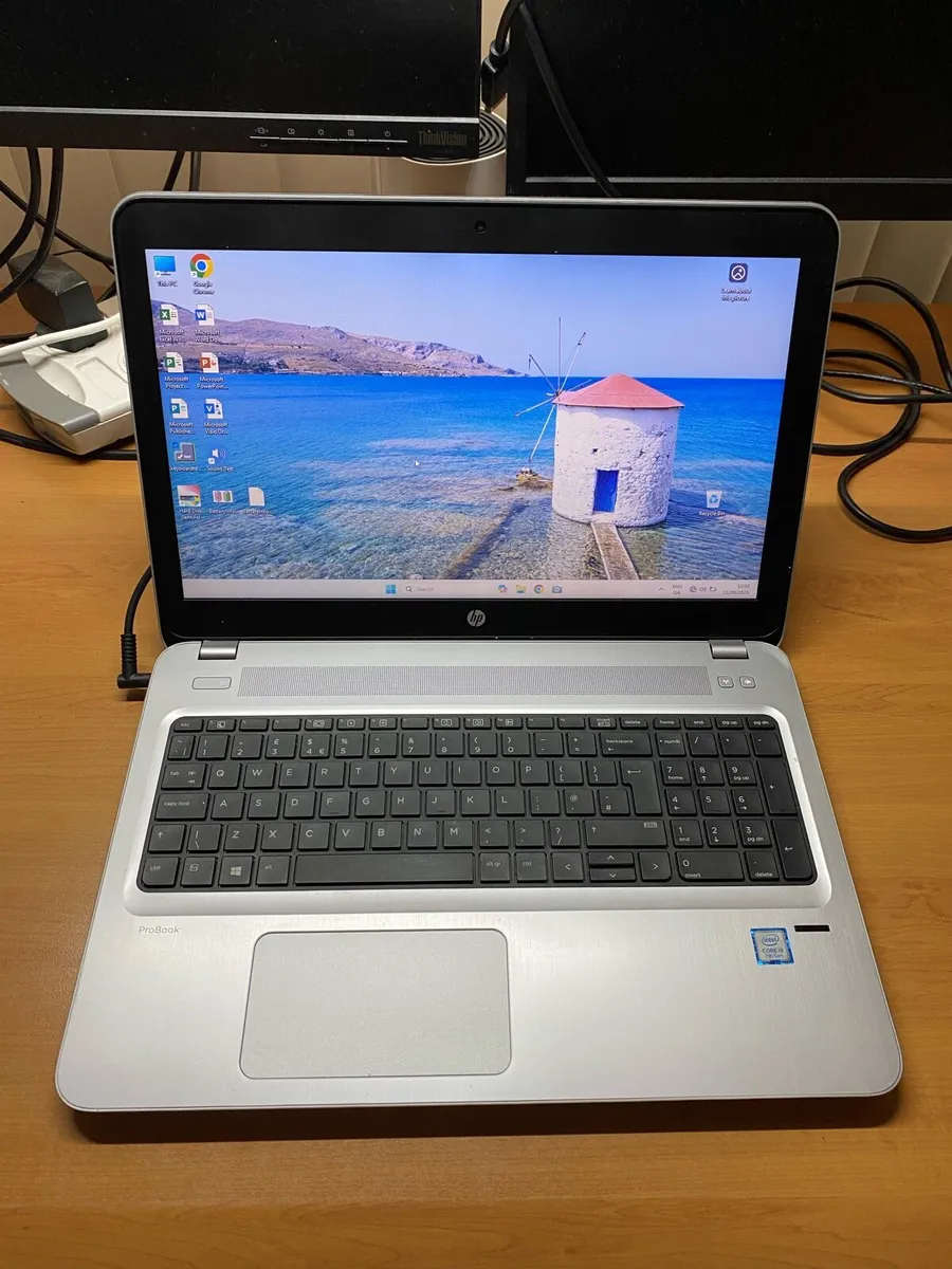 Hp laptop i5 pro 8-256 windows 11 pro - Image 1