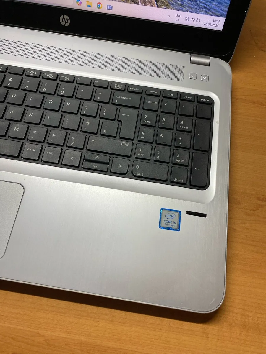 Hp laptop i5 pro 8-256 windows 11 pro - Image 2