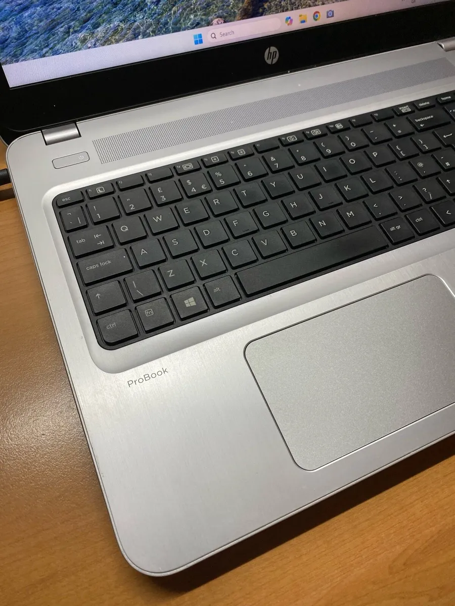 Hp laptop i5 pro 8-256 windows 11 pro - Image 3