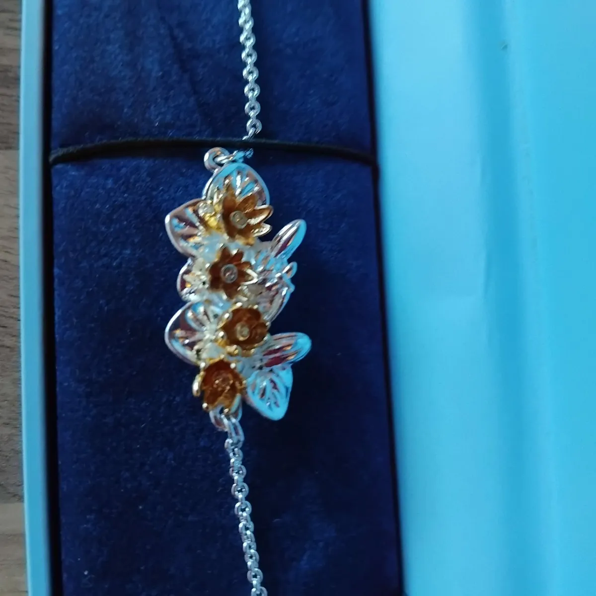 Bracelet and neckace - Image 3