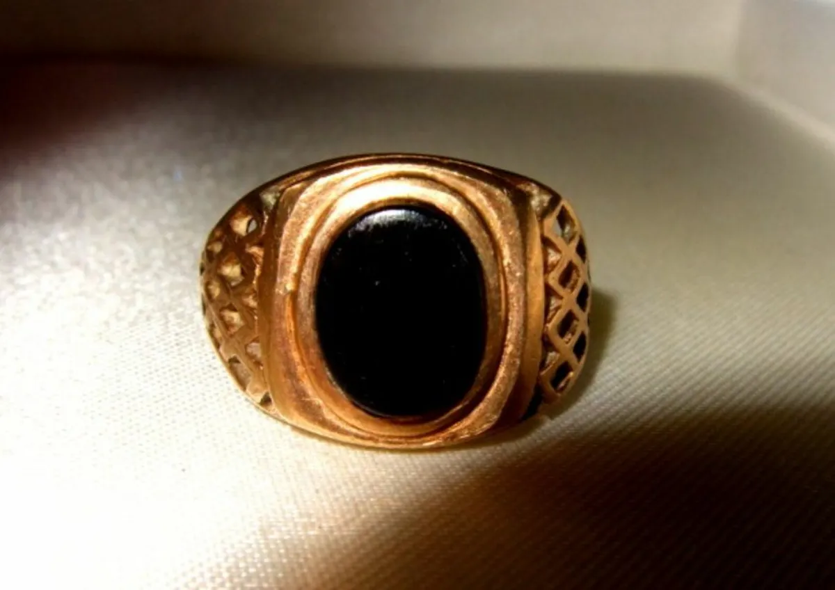 Vintage Gentlemans Hallmarked Signet Ring - Image 2