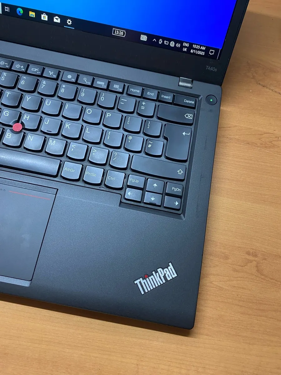 Lenovo i7 pro 8gb 256ssd windows 10 pro - Image 2