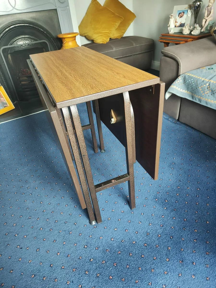 Kitchen table for sale - Image 1