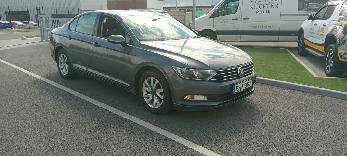 161 volkswagen  passat - Image 1