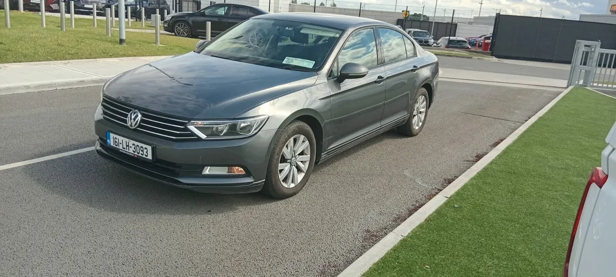 161 volkswagen  passat - Image 3