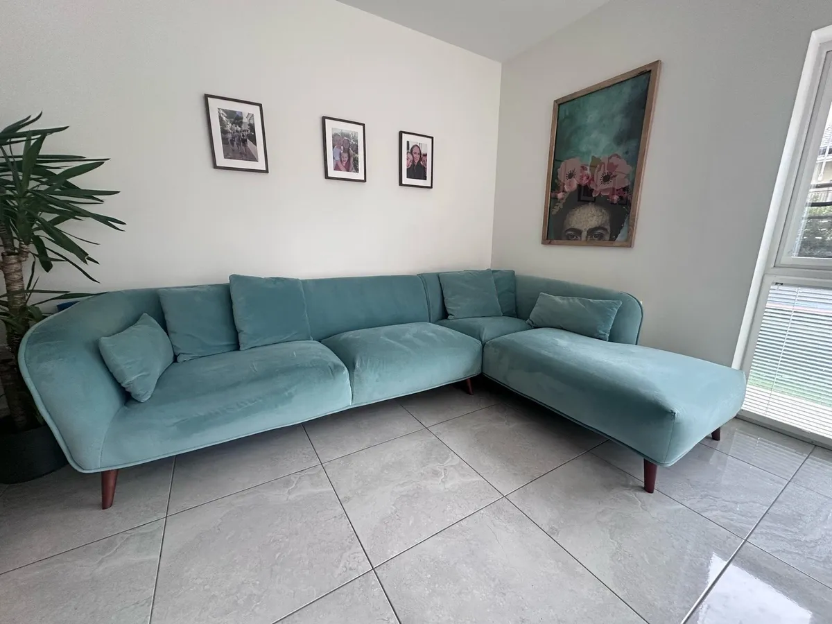 L Shaped Sofa Green velvet - Image 1
