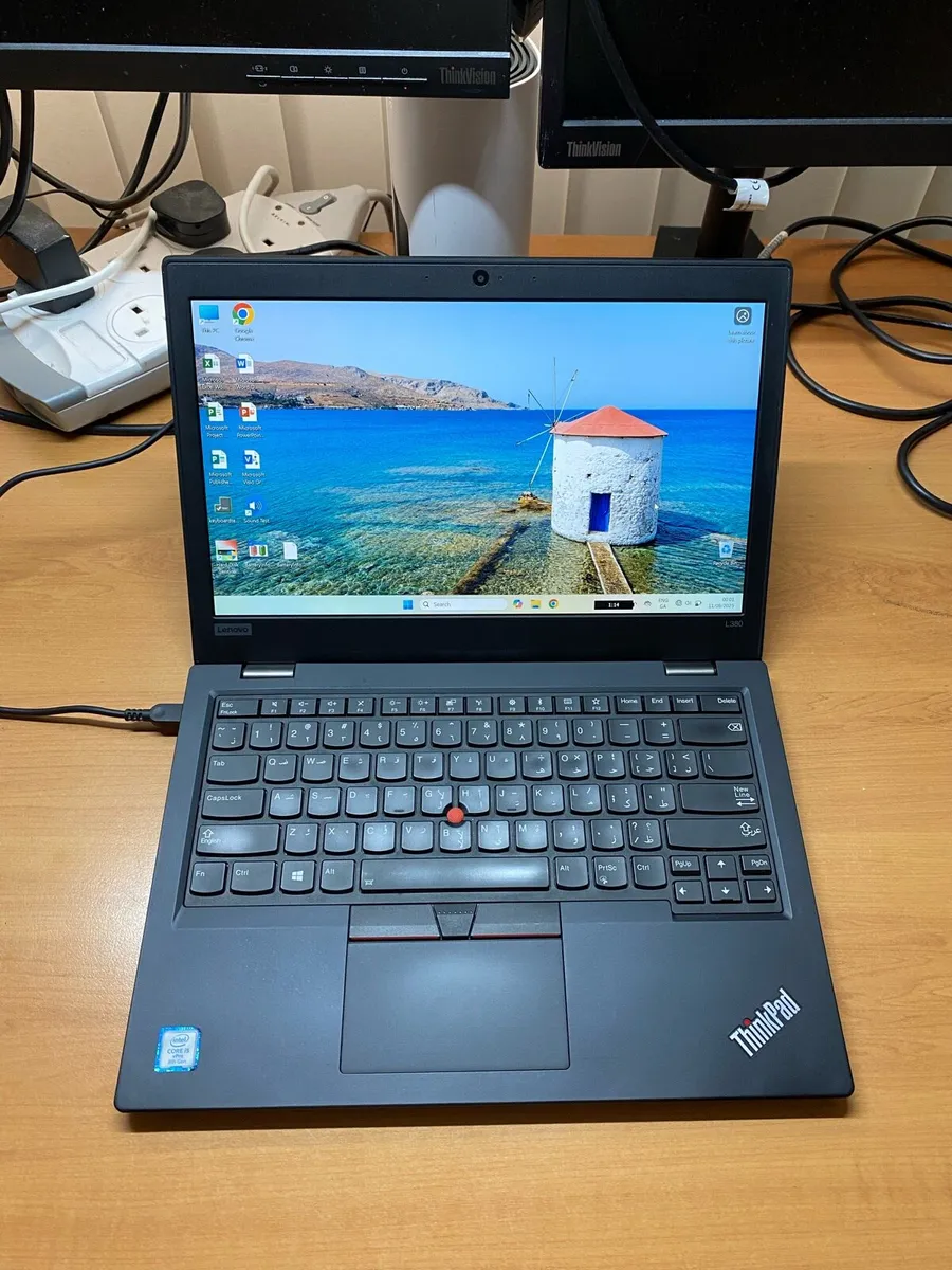Lenovo i5 pro 8gb 256ssd windows 11 pro - Image 1