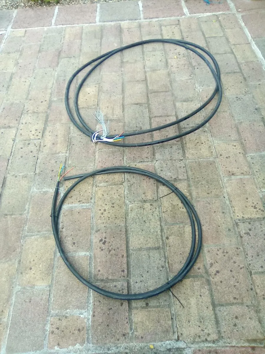 7. METRES.  3. X. 16. AND 4 METRES  3 X 10 CABLE - Image 1