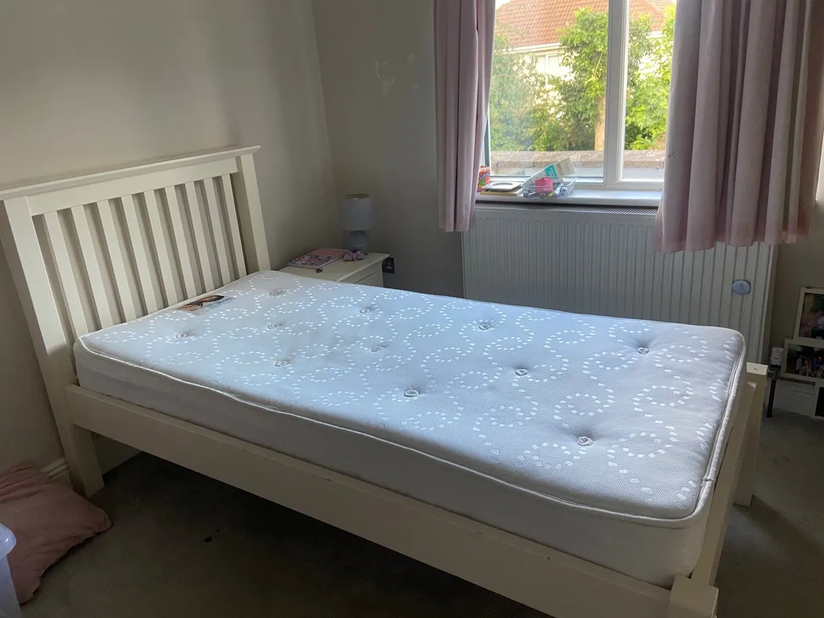 Single bed  and mattress - Image 1