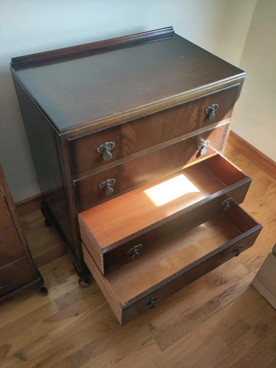 Vintage chest of drawers - Image 2