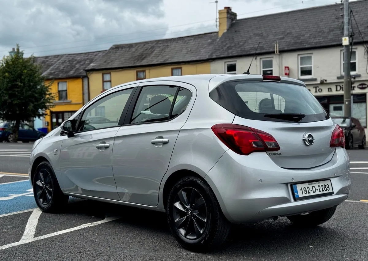 Opel Corsa 1.4 petrol anniversary - Image 4