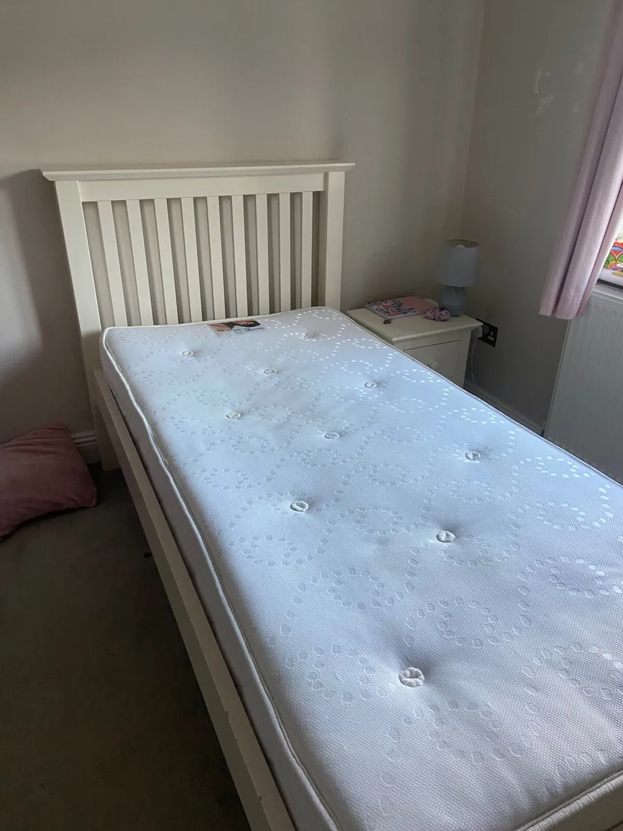 Single bed  and mattress - Image 4