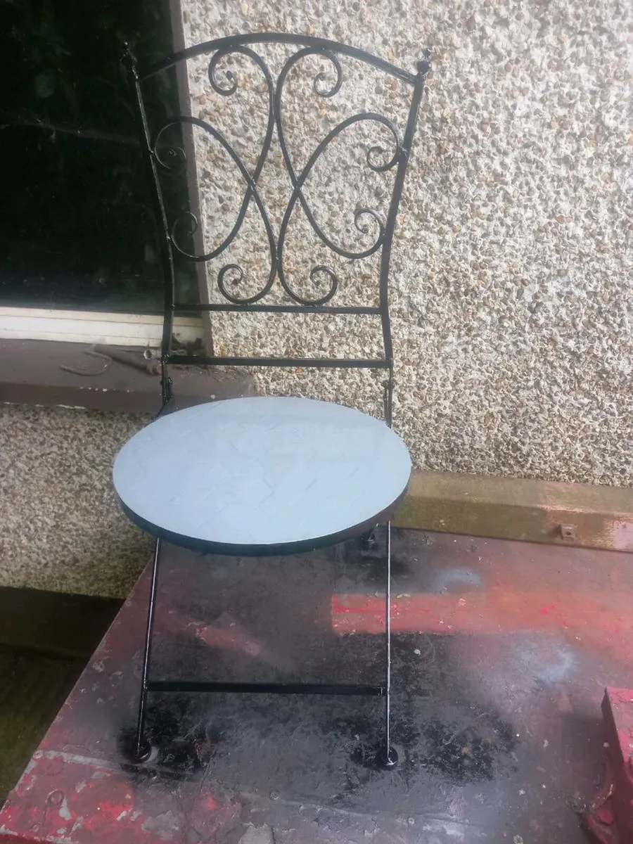 Garden table - Image 4