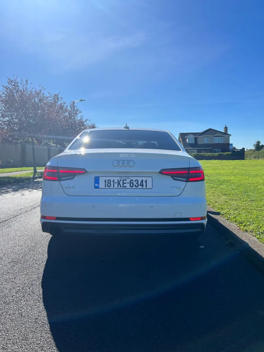 Audi A4 Black edition S-line - Image 3