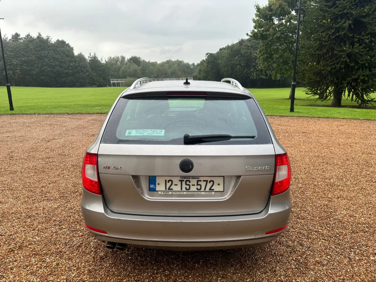 2012 Skoda Superb 2.0 TDI 170 bhp four-wheel-drive - Image 4