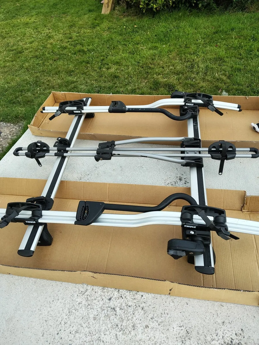 Thule roof bars and 3 bike racks - Image 1
