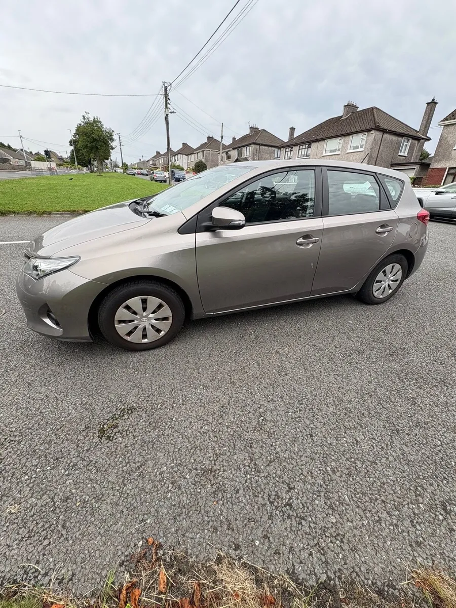 Toyota Auris 2014 - Image 1