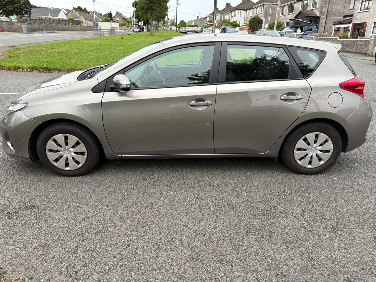 Toyota Auris 2014 - Image 4