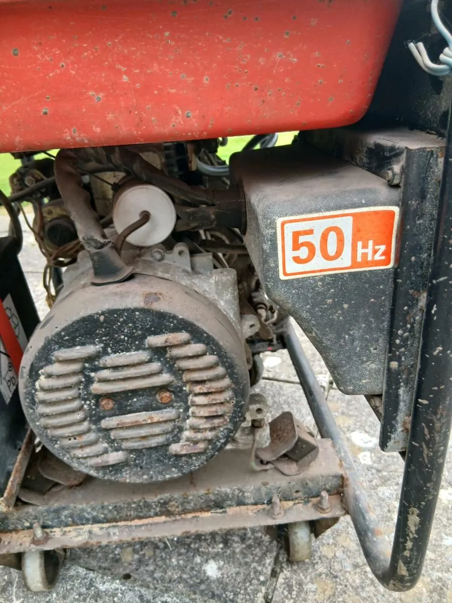 Cropmaster Tractor and other stuff - Image 2