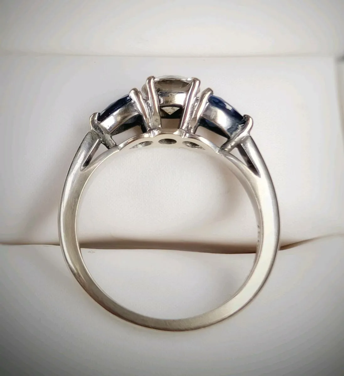 18 Carat Engagement Ring - Image 2