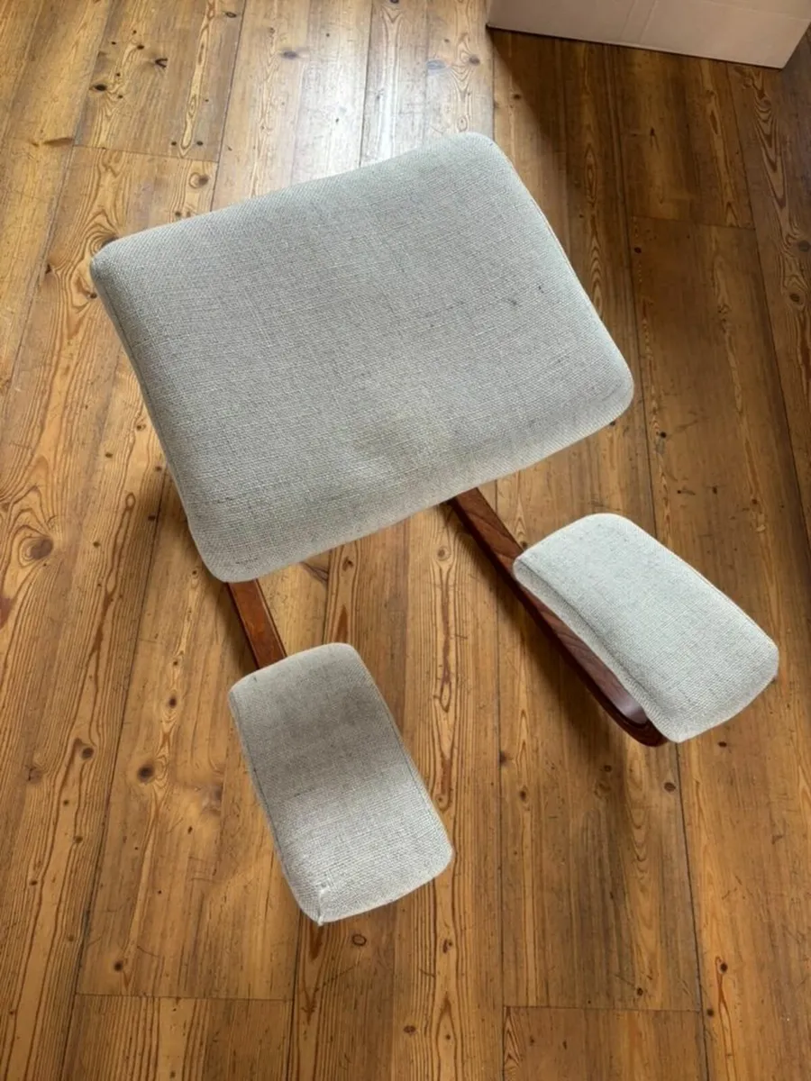 Varier Kneeling Chair (ergonomic, dark brown) - Image 3