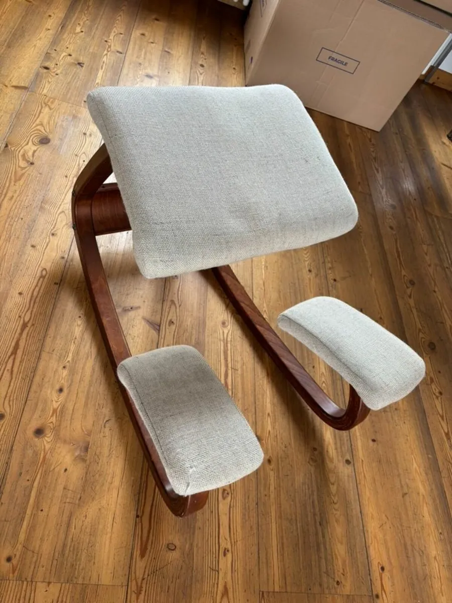 Varier Kneeling Chair (ergonomic, dark brown) - Image 2