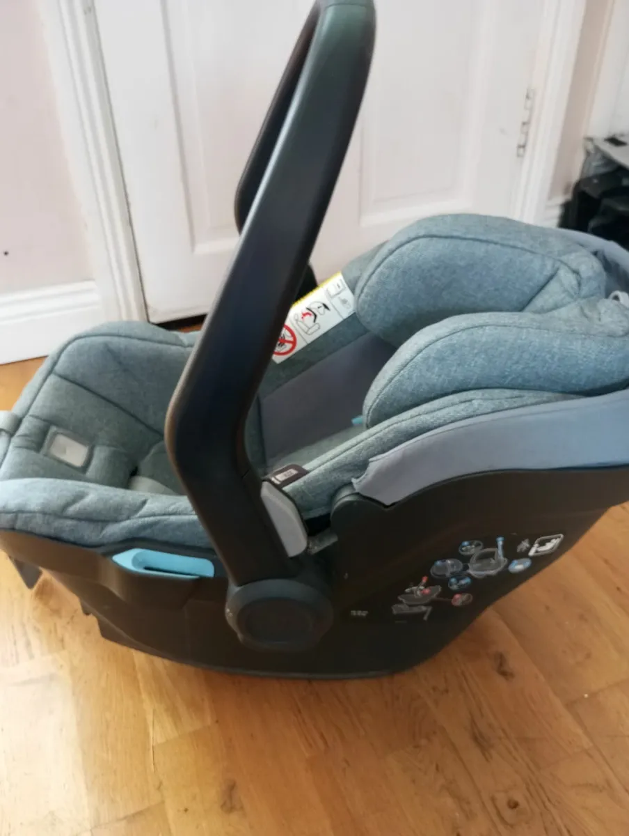 Uppababy Car Seat and Base - Image 3