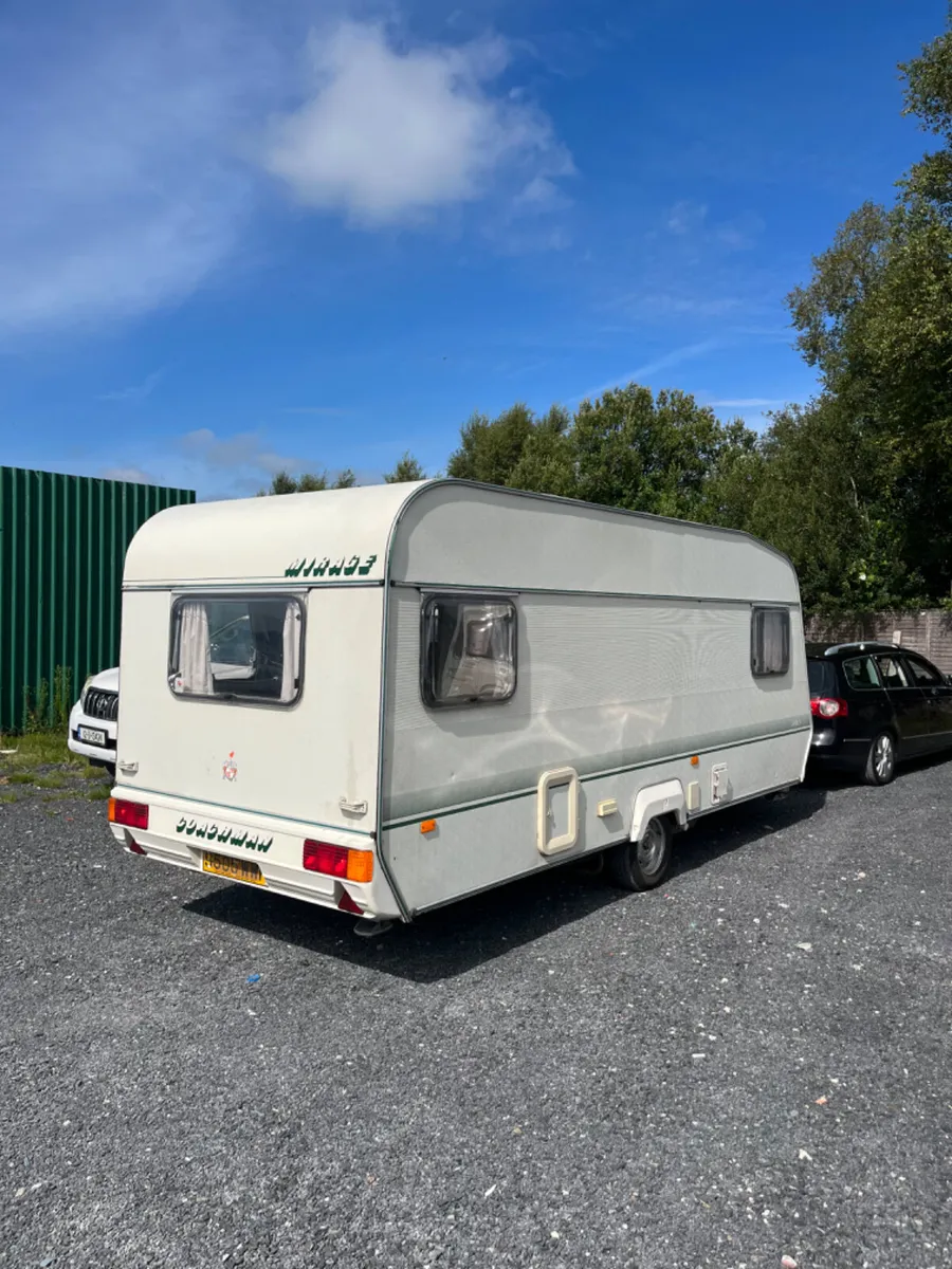 Coachman 5 Berth Starter Caravan For Sale - Image 3