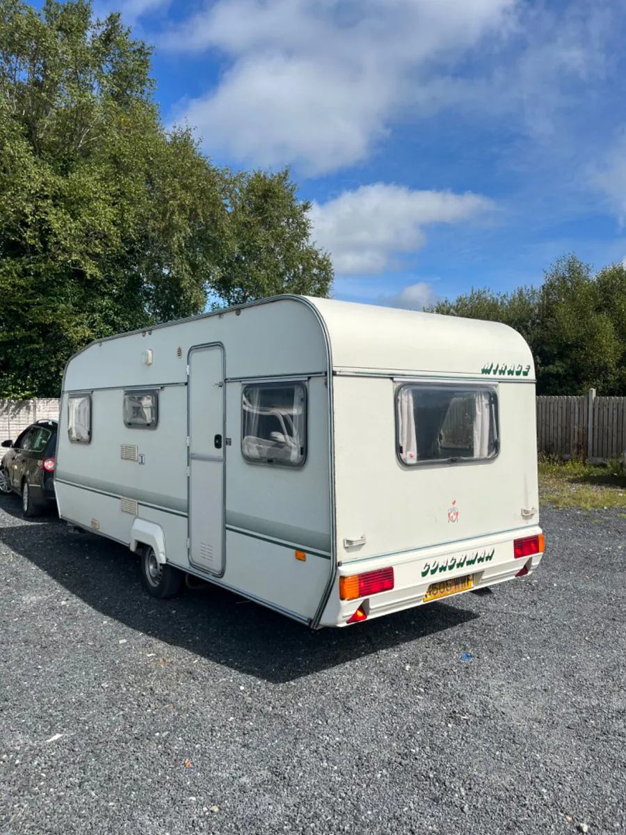 Coachman 5 Berth Starter Caravan For Sale - Image 4