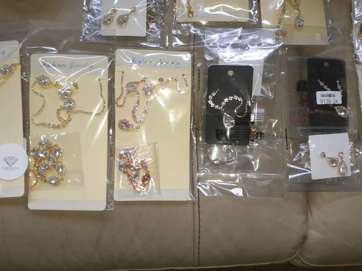 Fashion jewellery - Image 3
